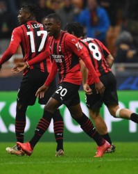  AC米兰绝杀佛罗伦萨，皮奥利赛后盛赞莱奥  