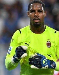  门将位置年轻化趋势,迈尼昂领衔新生代守护神  