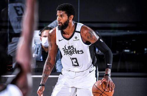  勒沃库森进攻火力全开，德甲金靴之争渐入佳境